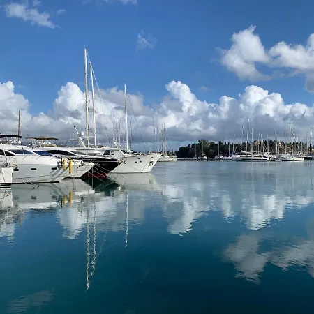 Marina *